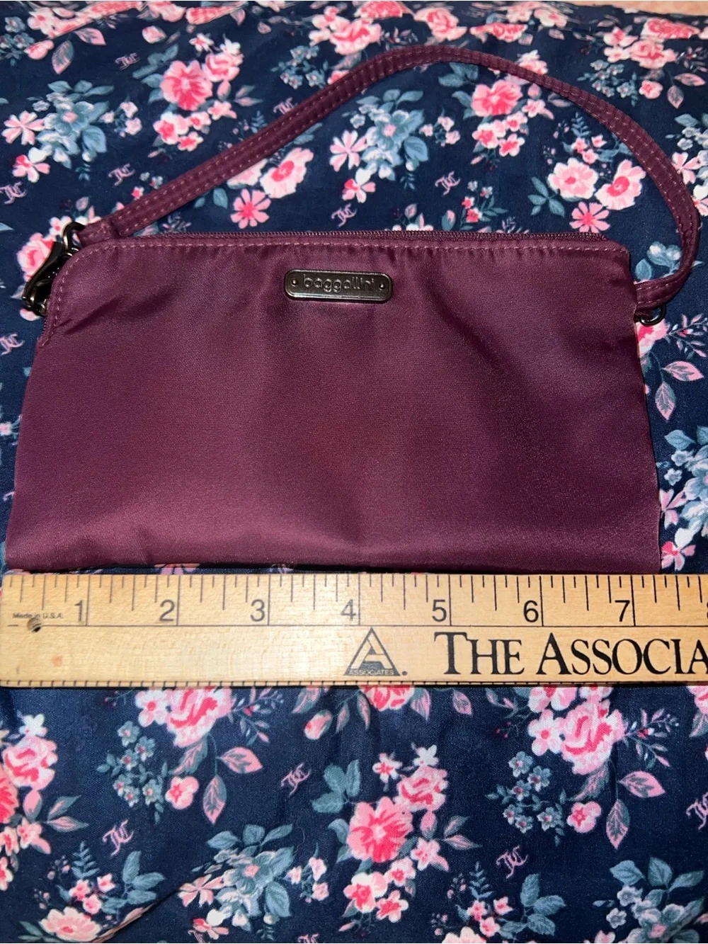 Baggallini rfid wristlet in plum